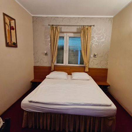 Villa Bella Casa Łomianki Dış mekan fotoğraf